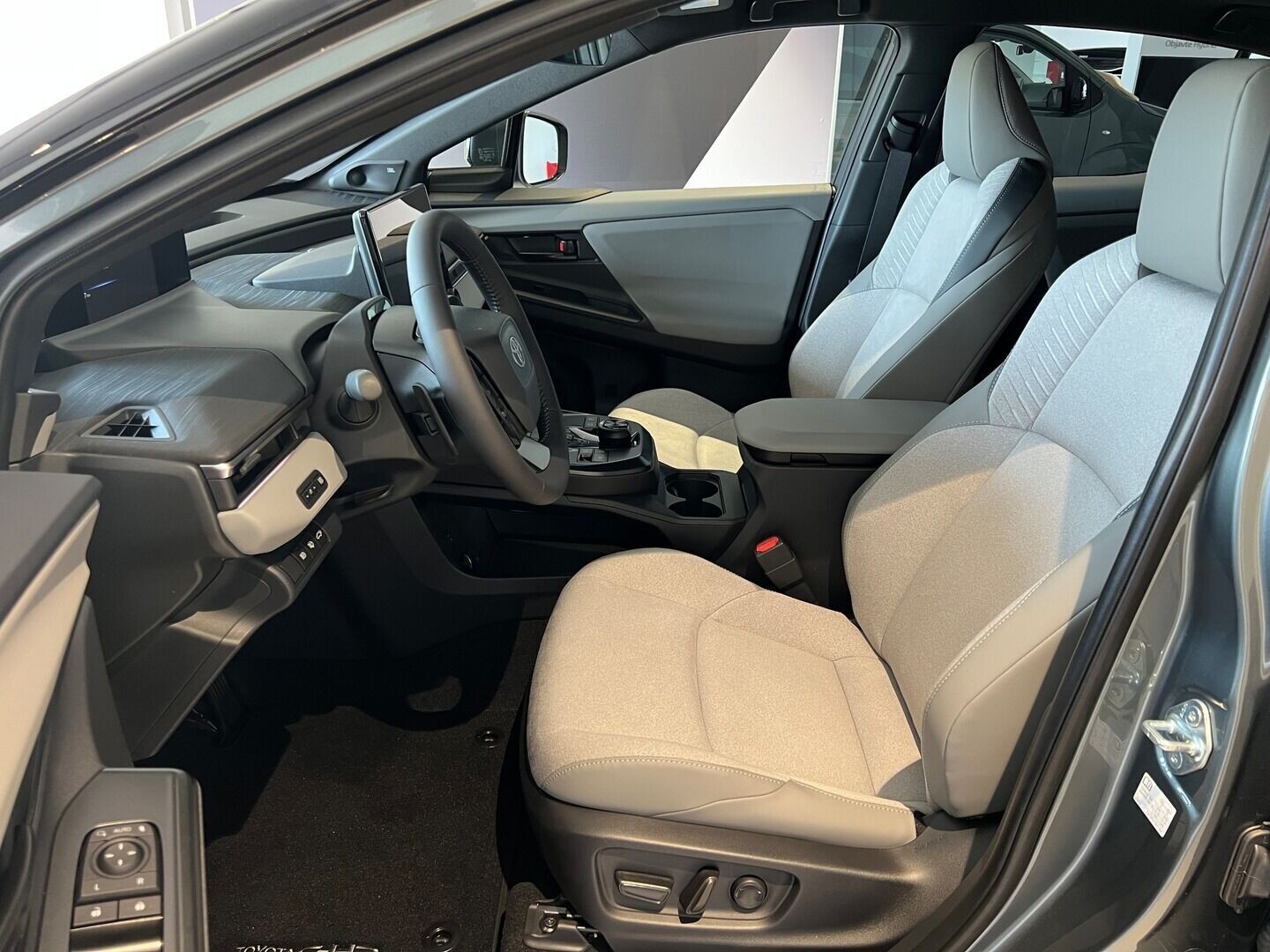 Toyota C-HR+